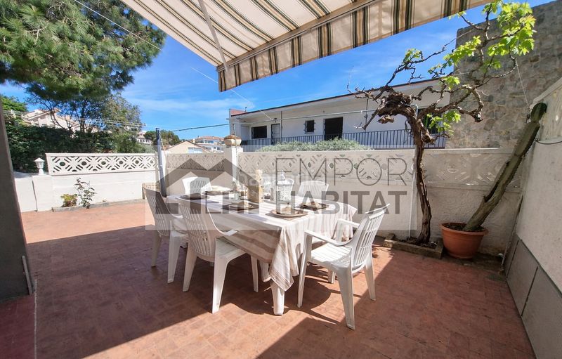 Foto 4f90b615-2cda-453e-bec9-eebc96f03336. Apartament amb aparcament a Carboneres - La Farella Llançà