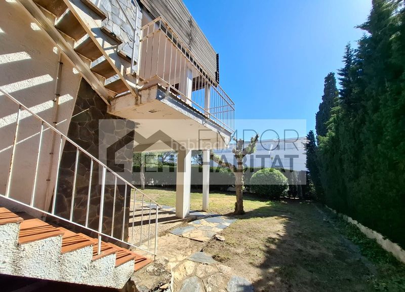 Foto 32679d6c-8930-4f3d-9e64-16a653a98d97. Casa https://emporhabitat.com/ventas-casas-llansa/1-754-cap-ras.htm en Llançà