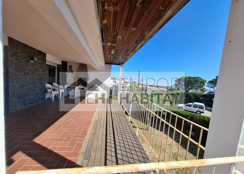 Foto 6295994a-c195-4587-97db-70abba0cb6af. Casa https://emporhabitat.com/ventas-casas-llansa/1-754-cap-ras.htm en Llançà