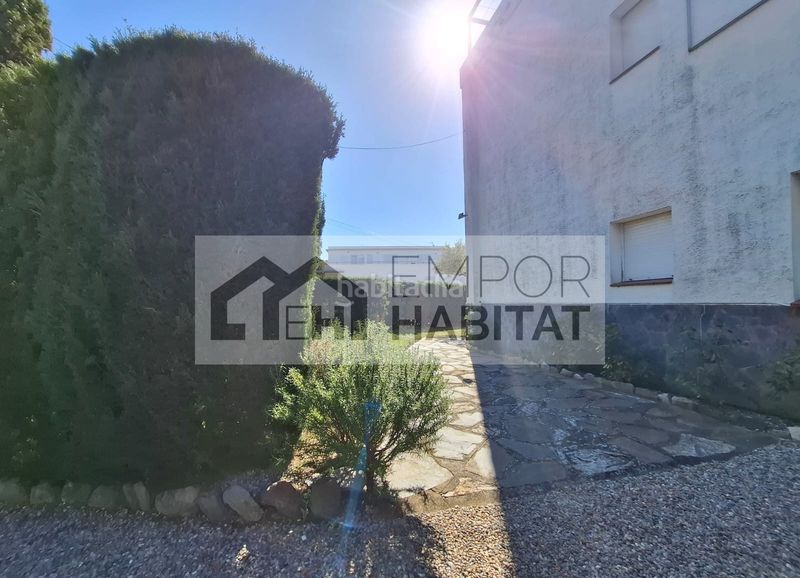 Foto 6b8fd979-8b3c-46c8-af19-0cb5b9171559. Casa https://emporhabitat.com/ventas-casas-llansa/1-754-cap-ras.htm en Llançà