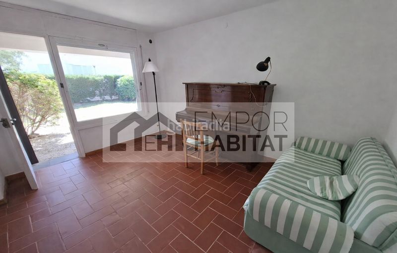 Foto 825a01cc-cf90-41da-b972-dd78d8c9b6b3. Casa https://emporhabitat.com/ventas-casas-llansa/1-754-cap-ras.htm en Llançà