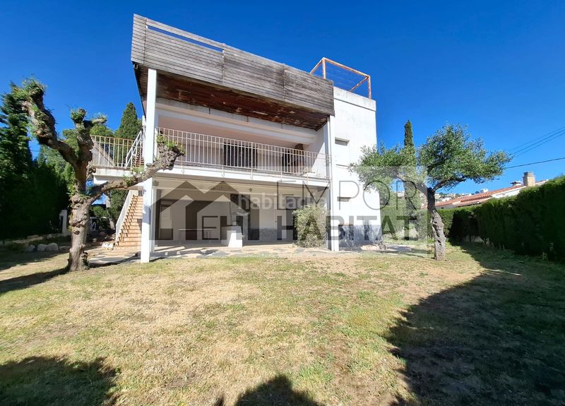 Foto 8ca6922e-ac82-434c-b46c-05e5bae6fd07. Casa https://emporhabitat.com/ventas-casas-llansa/1-754-cap-ras.htm en Llançà