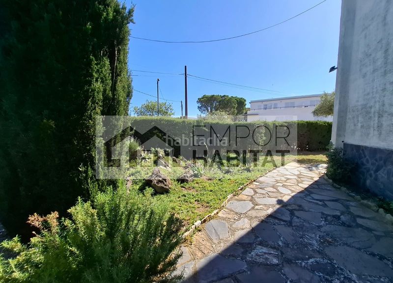 Foto 959ccc45-40e4-4c20-8bea-9b2dfa625798. Casa https://emporhabitat.com/ventas-casas-llansa/1-754-cap-ras.htm en Llançà