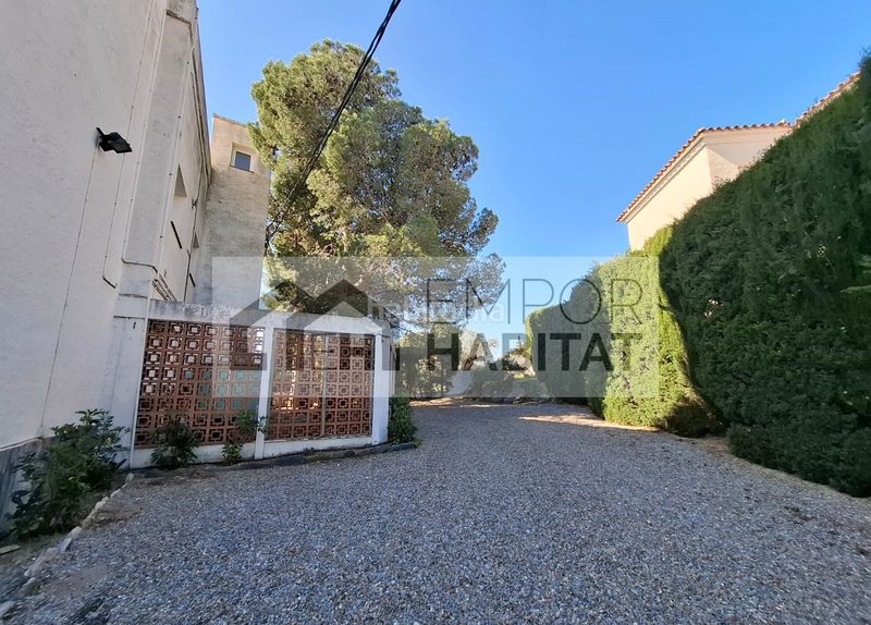 Foto ab12be3a-8735-4828-92c5-913ecb52af60. Casa https://emporhabitat.com/ventas-casas-llansa/1-754-cap-ras.htm en Llançà