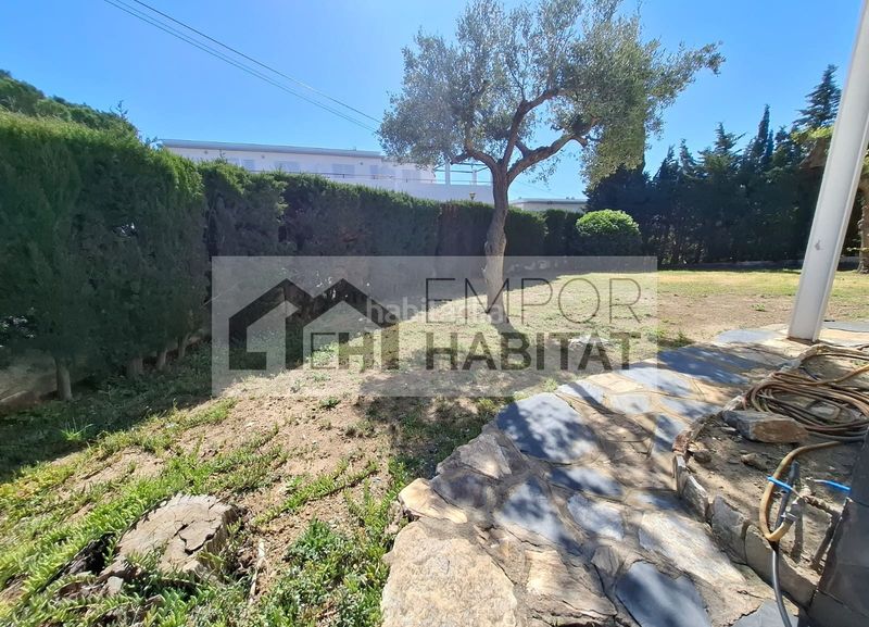 Foto c857c8dc-aef2-4134-a74f-a3a4ed4dea2e. Casa https://emporhabitat.com/ventas-casas-llansa/1-754-cap-ras.htm en Llançà