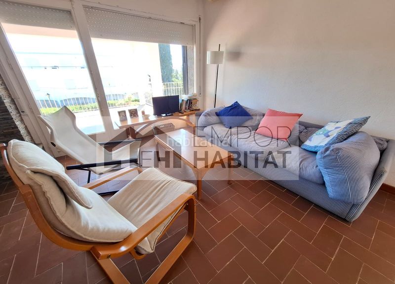 Foto ea623c38-b44b-4f61-90cc-fa571278cf3c. Casa https://emporhabitat.com/ventas-casas-llansa/1-754-cap-ras.htm en Llançà