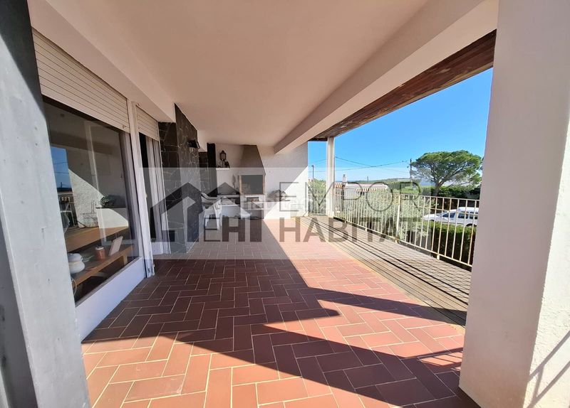Foto f29eadaa-67ba-4353-95f9-3cdca973088c. Casa https://emporhabitat.com/ventas-casas-llansa/1-754-cap-ras.htm en Llançà