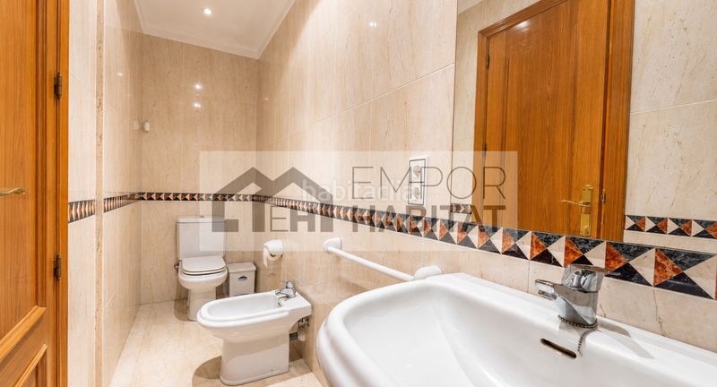 Foto e9d87c1d-b2dc-49b8-83b0-24703cad63b5. Casa adosada https://emporhabitat.com/ventas-casas-/1-758-.htm en Colera