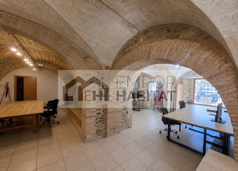 Foto 040e2a25-8923-48d0-afea-6f88c531436d. Casa aparellada amb xemeneia aparcament a La Vila Llançà