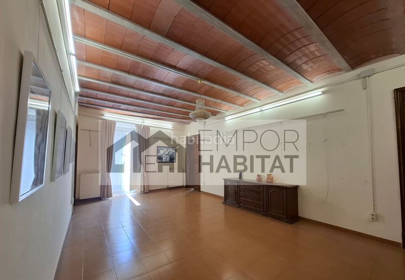 Foto 0d505255-0a10-4902-8139-4630c85c29ec. Casa aparellada amb xemeneia aparcament a La Vila Llançà