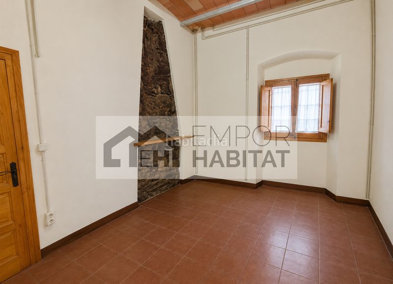 Foto 22c6018b-8eab-4ec4-8093-1d5eed487b26. Casa aparellada amb xemeneia aparcament a La Vila Llançà