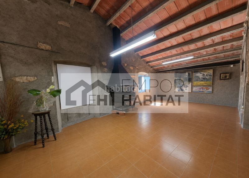 Foto 3aef6970-2f68-4215-8dcd-76ba93150498. Casa aparellada amb xemeneia aparcament a La Vila Llançà