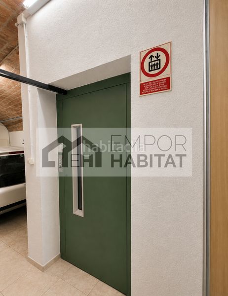 Foto 40498f5c-3ce7-42f2-8940-c84521a142b7. Casa aparellada amb xemeneia aparcament a La Vila Llançà