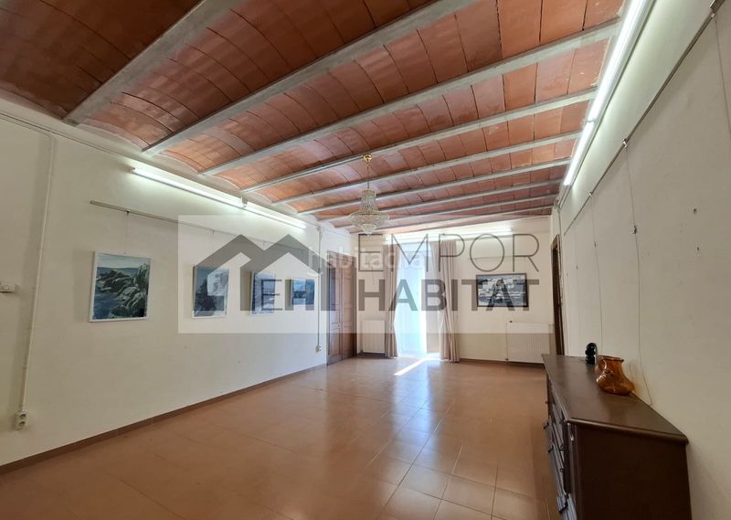 Foto 8506fcb8-92da-464c-af24-95a6aa8e2367. Casa aparellada amb xemeneia aparcament a La Vila Llançà