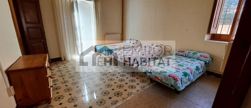 Foto e60aa6bd-4484-43f3-9906-734b3a351a1f. Casa aparellada amb xemeneia aparcament a La Vila Llançà