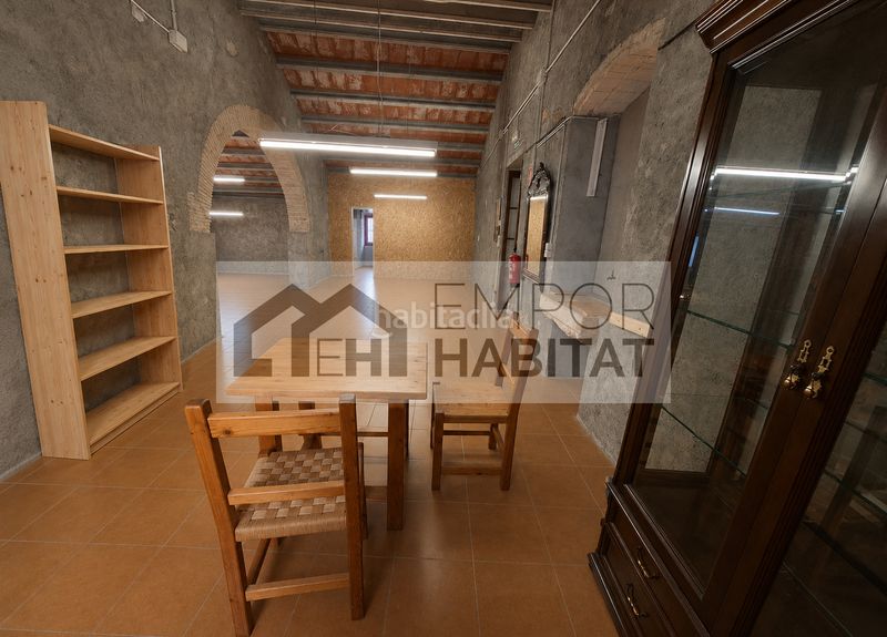 Foto ea3da683-1191-4630-be75-ab04ce4691c6. Casa aparellada amb xemeneia aparcament a La Vila Llançà