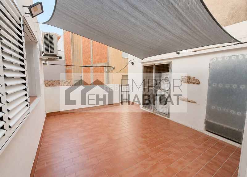 Foto 001f51ed-fa8c-408c-9b54-2e013e268ce8. Casa adossada amb xemeneia calefacció a La Vila Llançà