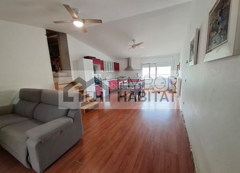 Foto cd6386aa-6382-4733-be5a-14e24fb660a8. Casa adossada amb xemeneia calefacció a La Vila Llançà