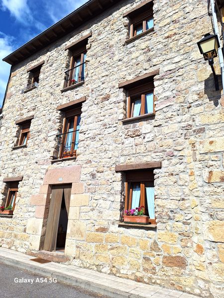 Foto 13c3e411-555a-48f0-8832-6f2c9629670d. Casa a Barruelo de Santullán