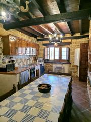 Casa a Aguilar de Campoo. Magnífica casa estilo rústico