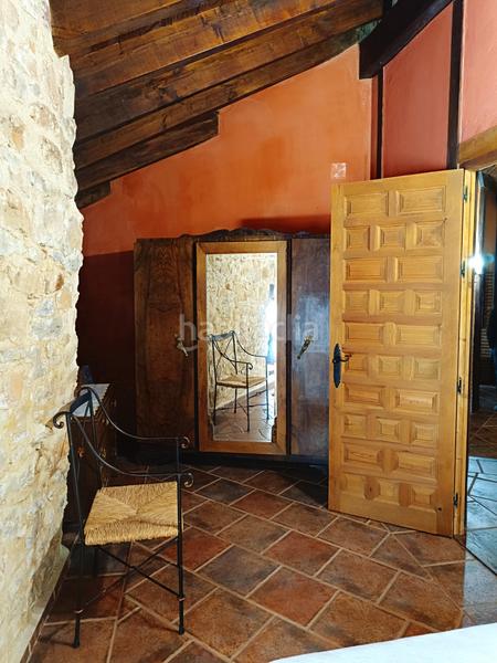 Foto 81098a6e-f654-4ece-9c45-85f48843f33d. Casa fantástica oportunidad de adquirir una vivienda como inversión funciona como casa rural o para el disfrute propio. situada a diez en Aguilar de Campoo