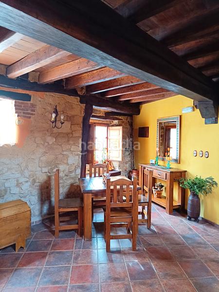 Foto c65bcc0c-49e4-48ef-85b1-5a8bc34ffe63. Casa fantástica oportunidad de adquirir una vivienda como inversión funciona como casa rural o para el disfrute propio. situada a diez en Aguilar de Campoo