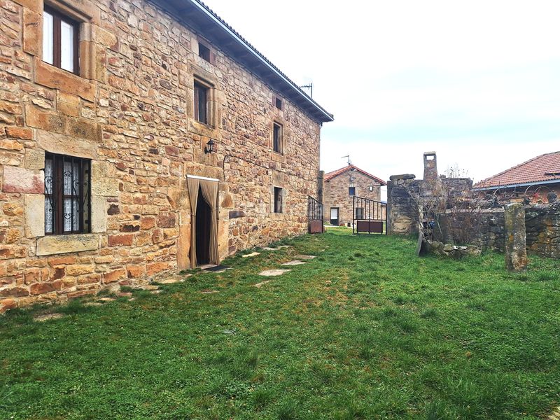 Foto ebdc6851-f2b7-40e9-b206-a579f3ef8aab. Casa amb calefacció a Barruelo de Santullán