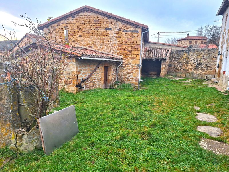 Foto f050de90-ff40-4aed-bc8b-081c737acd60. Casa amb calefacció a Barruelo de Santullán