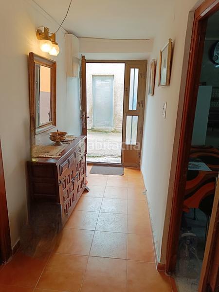 Foto e44d13c1-1c97-4c77-90a2-6c006e59b2b3. Casa adossada amb calefacció a Barruelo de Santullán