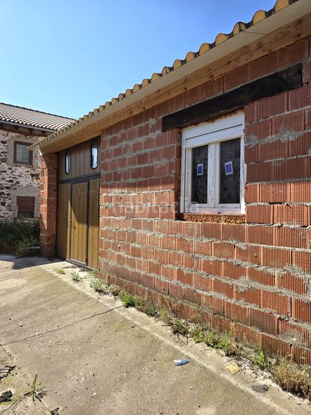 Foto 0e3c44f8-ed77-4d98-a82b-c8e146990ef6. Casa amb aparcament a Pernía (La)