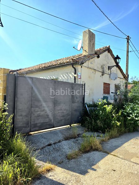 Foto 10e448ff-986e-48f6-ac05-1fb2e4376c76. Casa amb aparcament a Pernía (La)