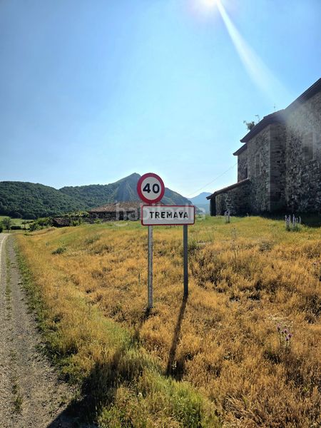Foto d1085207-bf4b-4a53-8f59-a5a3437719ae. Casa amb aparcament a Pernía (La)