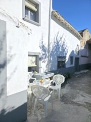 Casa  Herrera de pisuerga - cl doctor abad. Venta de casa en herrera de pisuerga con patio y jardin