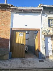 Casa  Herrera de pisuerga - cl doctor abad. Venta de casa en herrera de pisuerga con patio y jardin