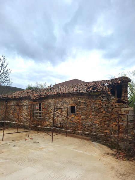 Foto ba27f17e-b708-4d41-9fe8-b3edc33ef8f8. Casa a Triollo