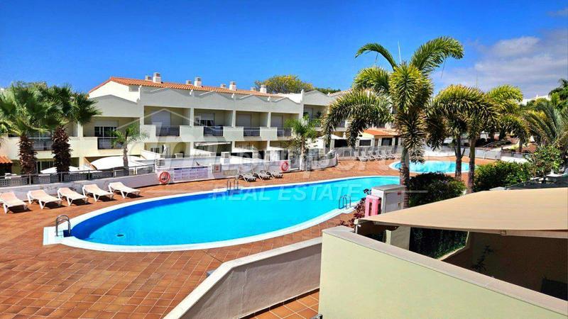 Foto 09482b74-125c-4df1-935c-6738709e388f. Casa a schiera con parcheggio piscina in Playa Fañabé Alto Adeje