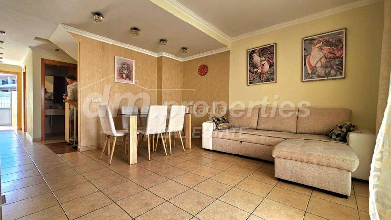 Foto 4548c6cd-853d-430a-939f-6872a7ab1019. Casa a schiera con parcheggio piscina in Playa Fañabé Alto Adeje