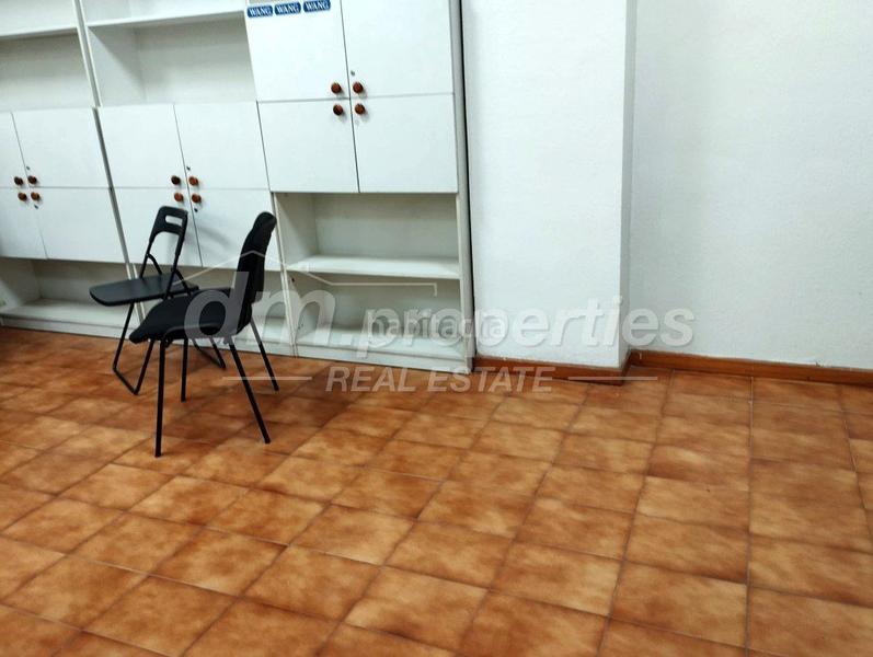 Foto 02464137-c312-4e4c-b088-4bf4832b6fa2. Local comercial local com. en venta en Los Cristianos, 9 despachos. en Arona