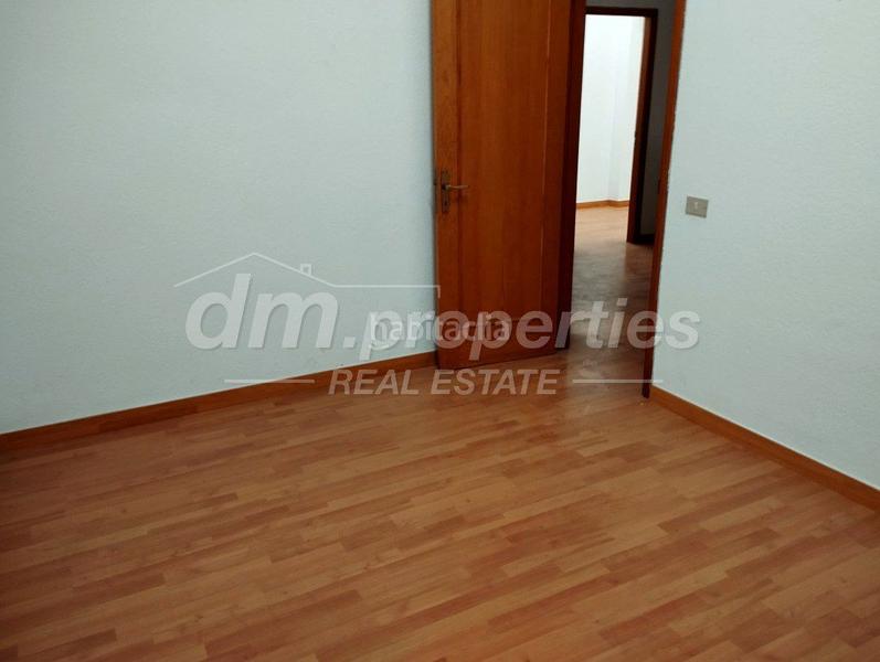 Foto 1989bef6-5858-49dc-8dc8-19bbfbb24d14. Local comercial local com. en venta en Los Cristianos, 9 despachos. en Arona