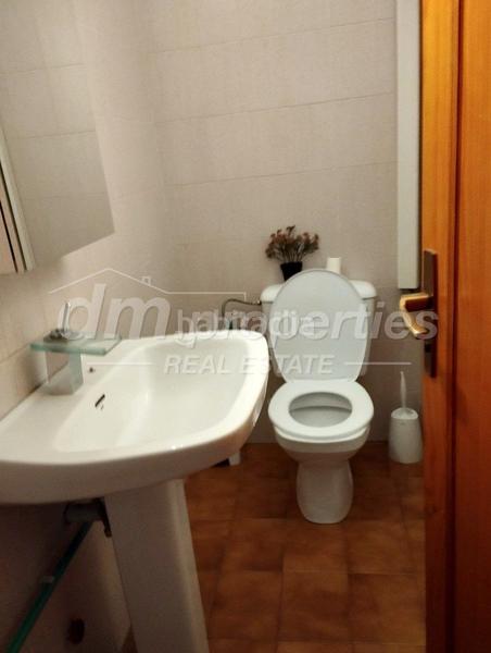 Foto 6cdbc4d4-9b1e-4bc2-8ce3-3f185f5ca90e. Local comercial local com. en venta en Los Cristianos, 9 despachos. en Arona