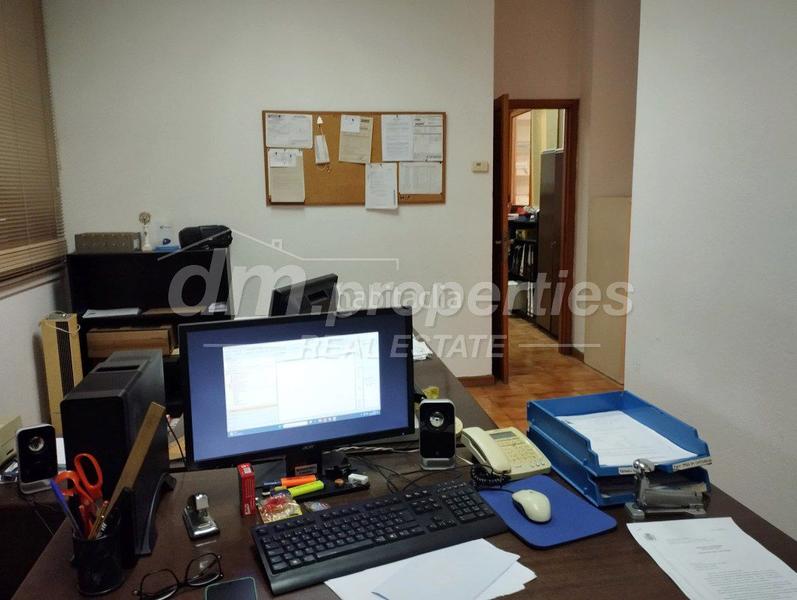 Foto 92fab5ba-30a4-4ea2-98e9-1266c7f6cee5. Local comercial local com. en venta en Los Cristianos, 9 despachos. en Arona