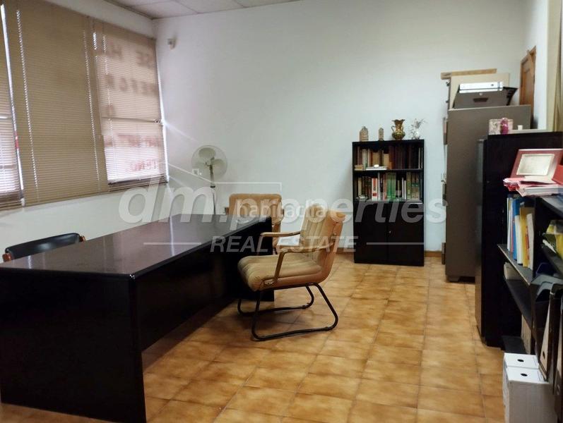 Foto a2a9df54-ab9c-47f7-8d32-2f9ff500d8fa. Local comercial local com. en venta en Los Cristianos, 9 despachos. en Arona