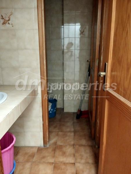 Foto f82a79e9-fdd5-4426-b8fb-67ea46d00a3d. Local comercial local com. en venta en Los Cristianos, 9 despachos. en Arona