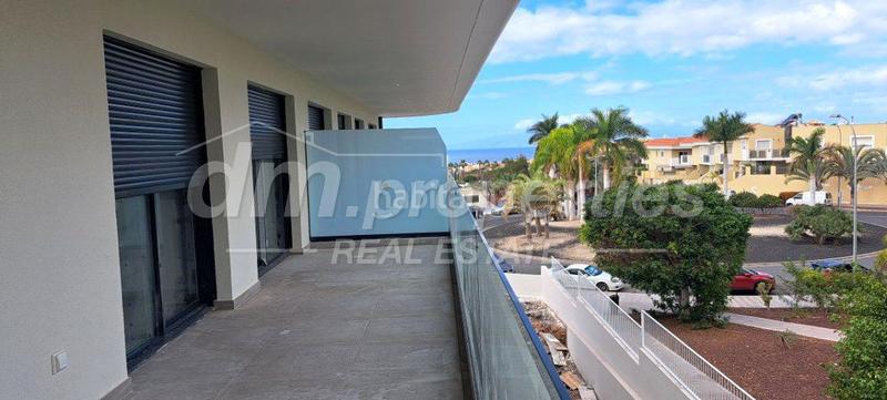 Foto 94db6418-8ed9-4ac4-bc70-61498d0c076e. Attique avec parking piscine dans Playa Fañabé Alto Adeje