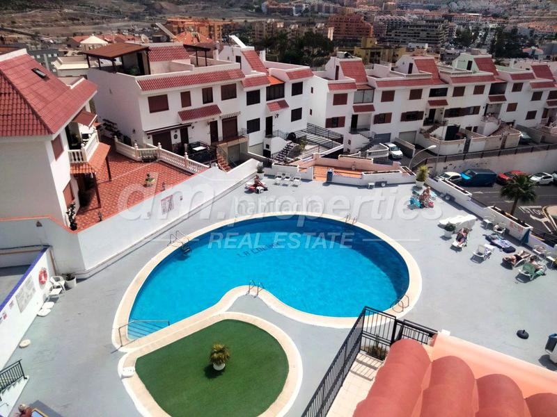 Foto cecd7787-16ac-48c8-be54-17d7f5e02848. Apartamento  en venta en Los Cristianos, 3 dormitorios. en Arona