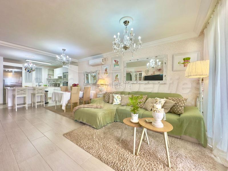 Foto f03d41b2-1301-4dfd-b3dc-8938f42ed242. Apartament amb aparcament piscina a Torviscas Centro y Alto Adeje