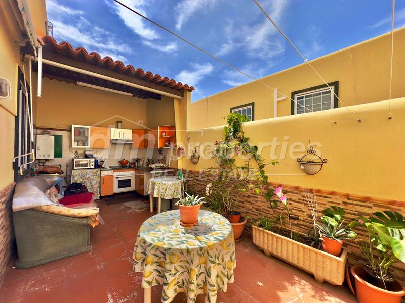 Foto 07c74729-4787-454d-b2b2-e7e71988ba5f. Semi detached house with parking in Costa del Silencio Arona