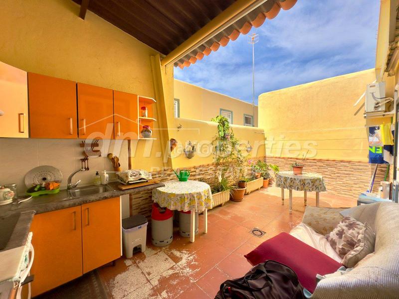 Foto 3587268f-3fa7-4708-9278-50a04e530d57. Semi detached house with parking in Costa del Silencio Arona