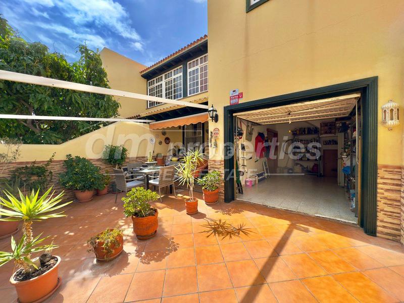 Foto 50ace869-0c65-4946-bd3d-a77801c37226. Semi detached house with parking in Costa del Silencio Arona