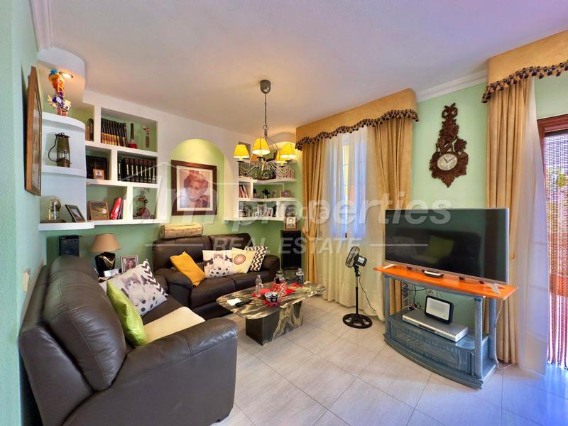 Foto 65c13fc0-a986-40c3-b503-6bfe5da0f27f. Semi detached house with parking in Costa del Silencio Arona